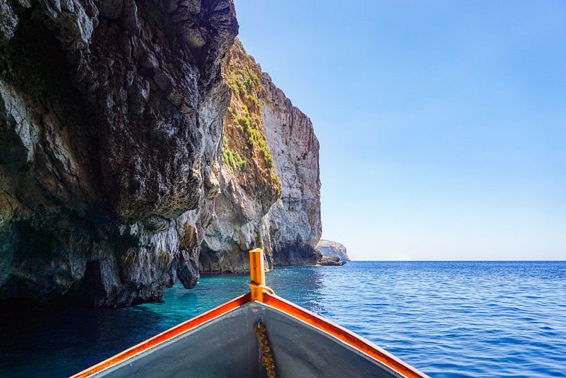 Naviguer dans les grottes bleues de Malte par Evelien Oerlemans