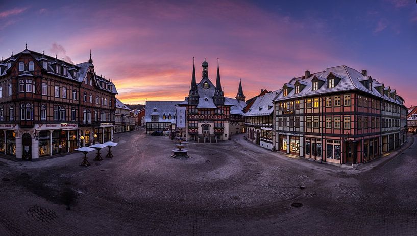 Panorama vom Rathaus Wernigerode im Harz zum Sonnenaufgang im Winter von Thomas Rieger