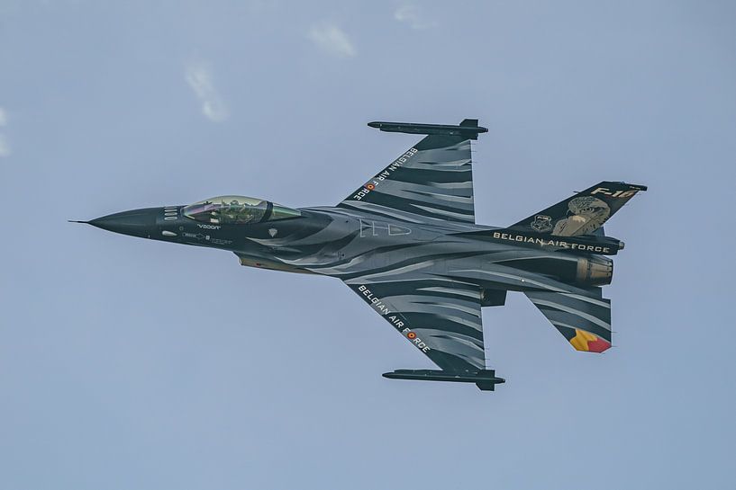 Belgian F-16 Demo Team : le Dark Falcon. par Jaap van den Berg
