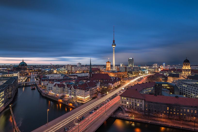 Berlin at night by Robin Oelschlegel
