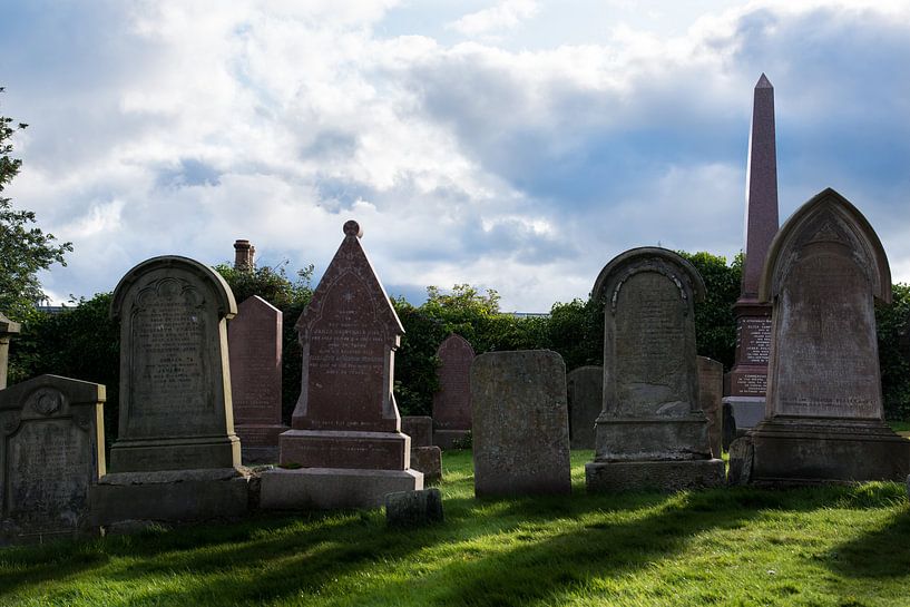 Schotland, Inverness kerkhof by Cilia Brandts