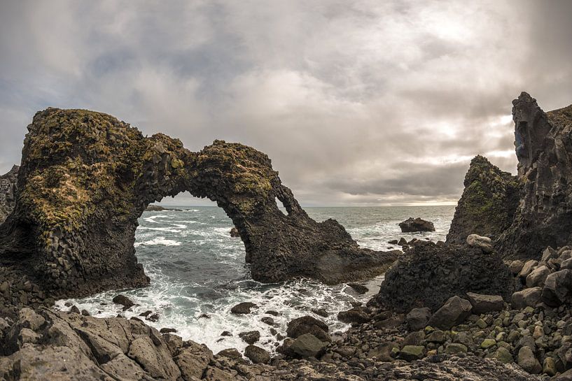 Gatklettur, der Felsbogen bei Arnarstapi von Gerry van Roosmalen