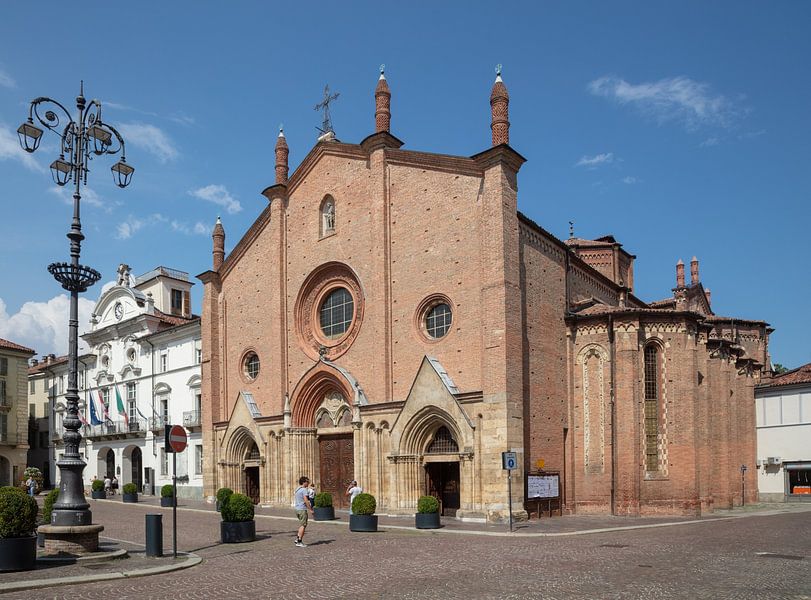 Kirche Collegiata di San Secondo im Zentrum von Asti, Piemont, Italien von Joost Adriaanse