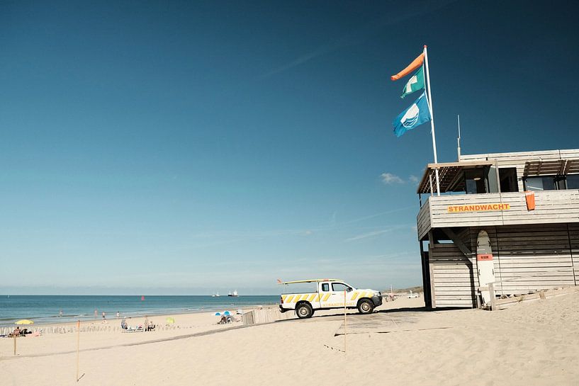 Lifeguard on the beach of Dishoek by Tom Haak