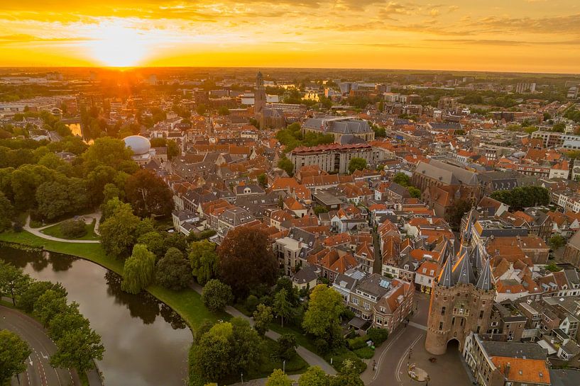 Coucher de soleil sur Zwolle vu d'en haut par Sjoerd van der Wal Photographie