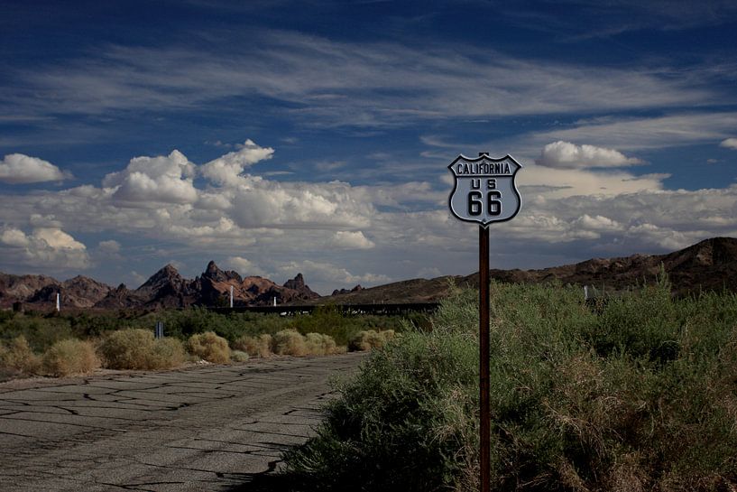 Route 66 in California/Arizona by Louise Poortvliet