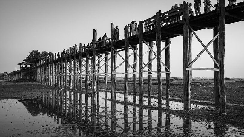 Die U Bein Brücke in Myanmar von Roland Brack