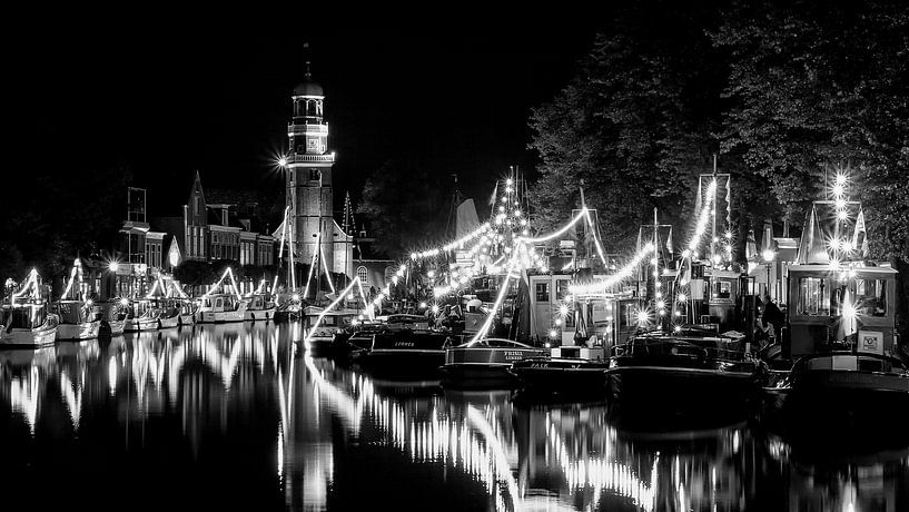 Stimmungsvolles Lemmer - historische Schiffe in schwarz-weiß von ThomasVaer | Tom Coehoorn