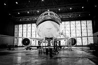 Triple Seven im Hangar