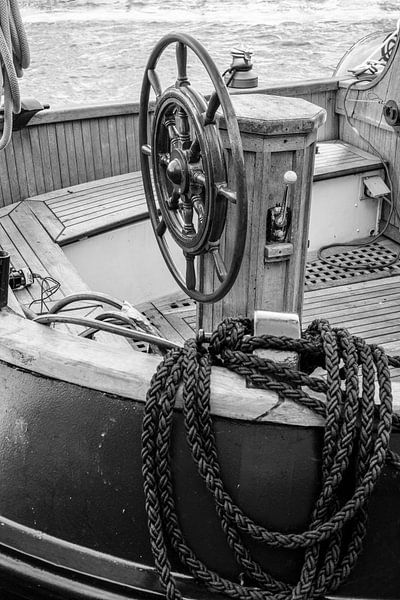 Roer op een Zeilschip. van Alie Ekkelenkamp