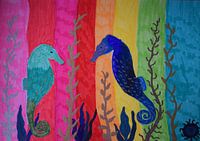 Zwei Seepferdchen in einem Regenbogenmeer