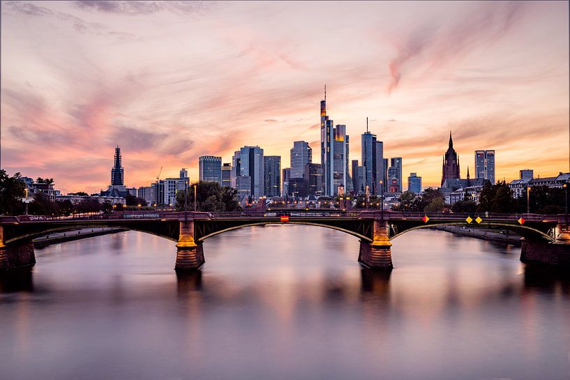 Frankfurt Skyline at dusk by Renato Dehnhardt