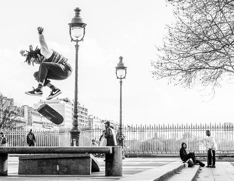 Airborne von Emil Golshani