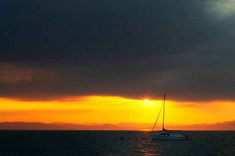 Horizon Lointain by Renald Bourque