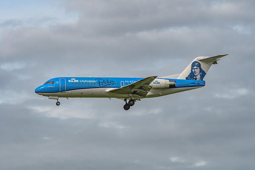 Special KLM Cityhopper Fokker 70 (PH-KZU). by Jaap van den Berg