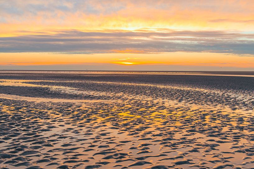 Sonnenuntergang am Strand am Ende des Tages von Sjoerd van der Wal Fotografie