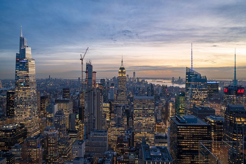 Manhattan skyline during sunset by Tim Vlielander
