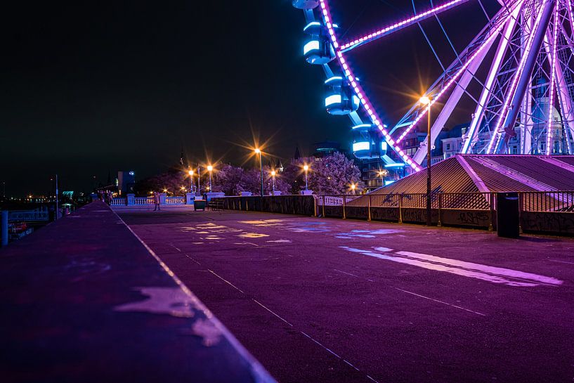 Riesenrad mit lila und blauen Tönen | City Photography von Daan Duvillier | Dsquared Photography
