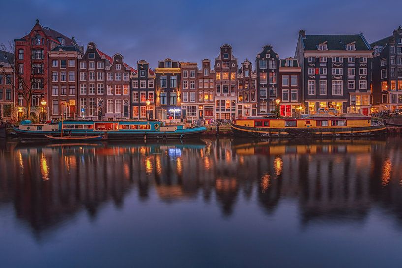 Grachtenpanden in Amsterdam by Herman de Raaf