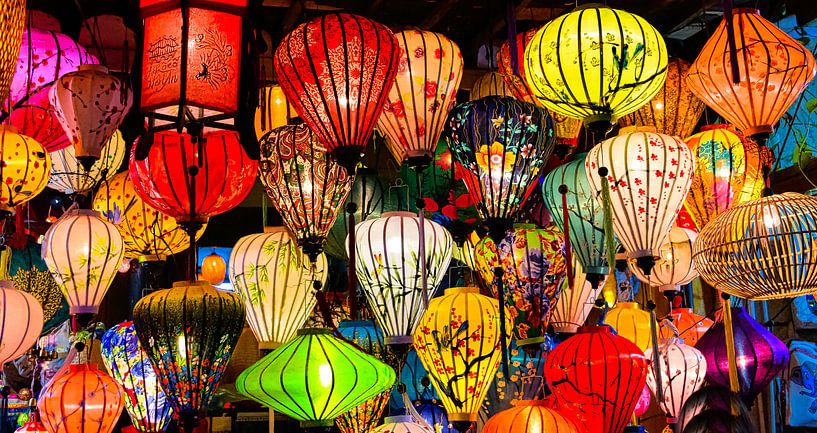 Farbe und Licht. Laternen in Hoi An, Vietnam von Rietje Bulthuis