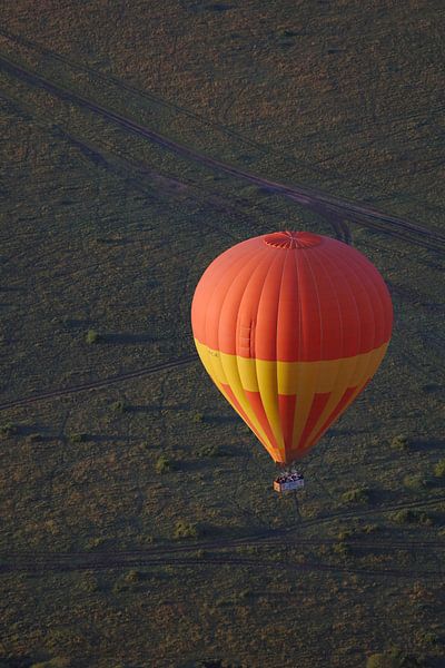 Hot air balloon by G. van Dijk