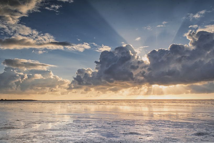 Le soleil derrière les nuages par Lisa Bouwman