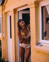 Parisienne with croissant