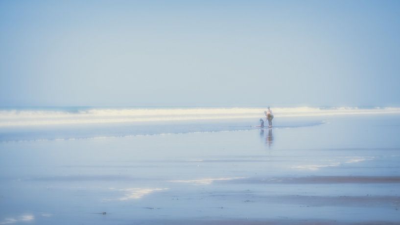 At the beach (2) par Rob van der Pijll