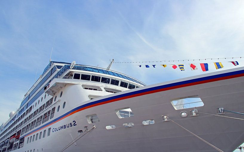 Columbus by Matthias Brix