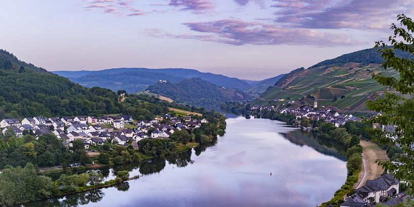 Sonnenaufgang an der Mosel von Walter G. Allgöwer