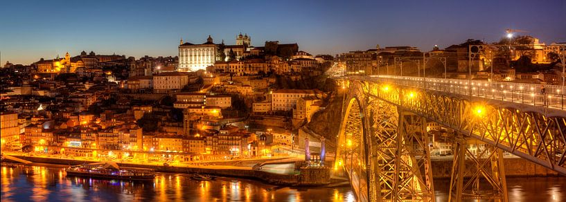 Ponte Dom Luis I and old town quarter Ribeira at Abendd�mmerung, Porto, District of Porto, Portugal, by Torsten Krüger