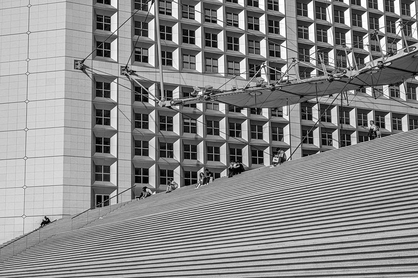 People and monuments - Grande Arche by Karsten Rahn