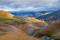 Stretched colour palette