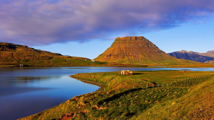 Kirkjufell in der goldenen Stunde, Island von Adelheid Smitt