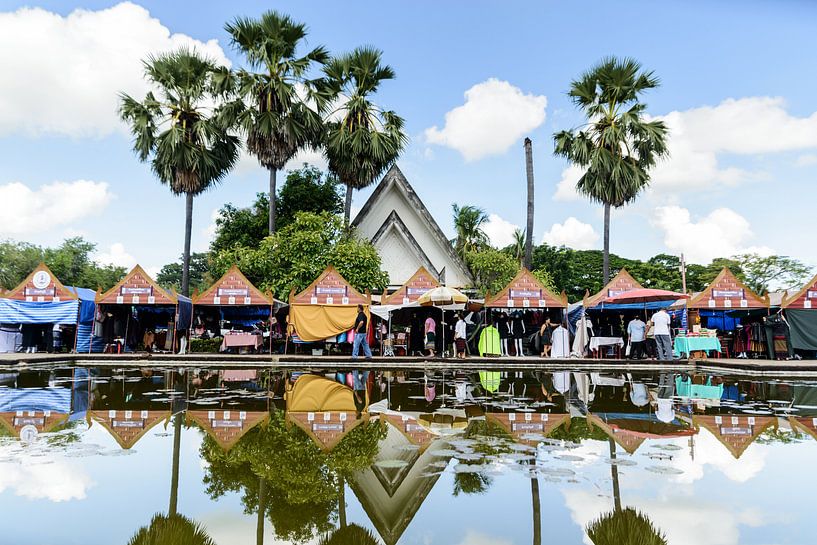Market Thailand Mirroring by Ingeborg van Bruggen
