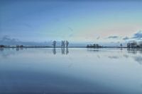 Die blaue Stunde eingefangen in einer Landschaft