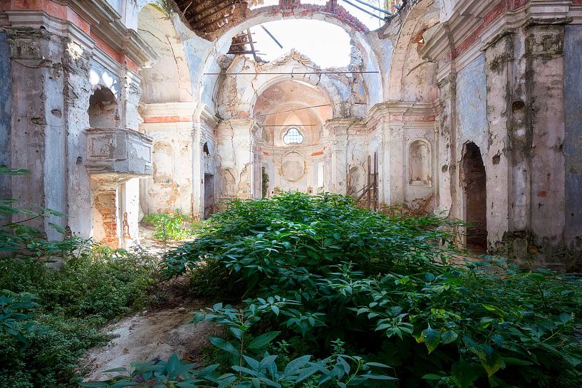 Abandoned Church in Decay. by Roman Robroek - Photos of Abandoned Buildings