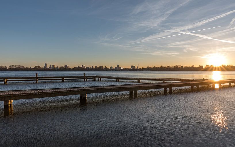 Le coucher de soleil à la Kralingse Plas à Rotterdam. par MS Fotografie | Marc van der Stelt