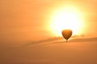 Heteluchtballon voor de zon