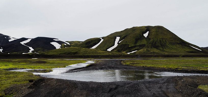 Wegen en rivieren | IJsland (3) by Willem van den Berge