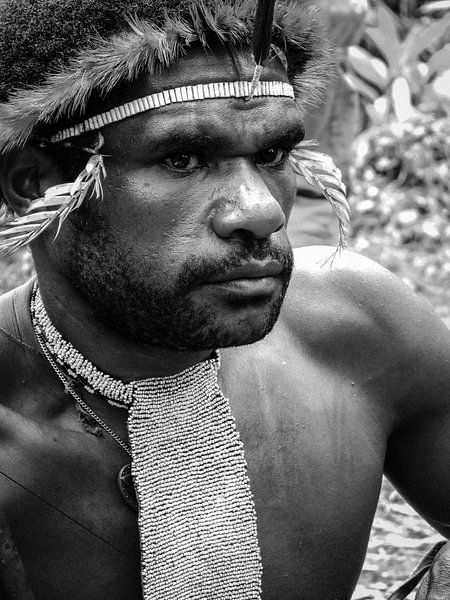 Embellished with shells and beads van Global Heartbeats