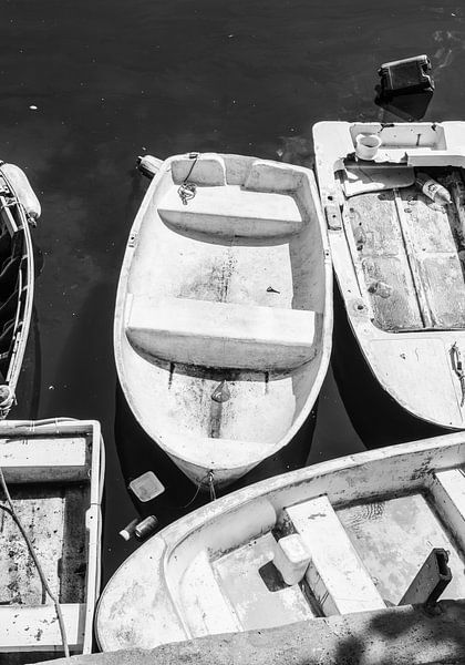 Parking by Rafael Campezato