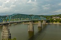 Blick auf die Walnut Street Bridge und den Tennessee River in Chattanooga