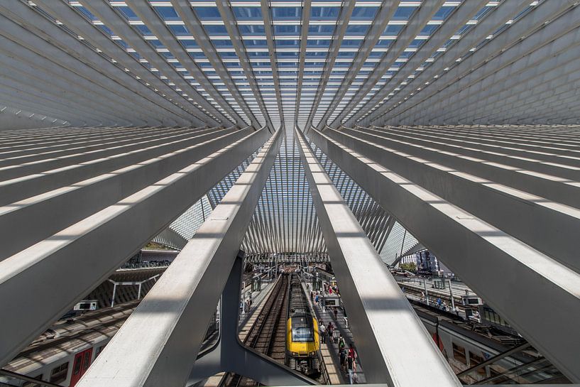 Spaceship Lüttich by Matthis Rumhipstern