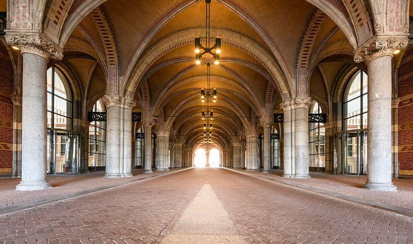 Verlassener Tunnel unter dem Rijksmuseum in Amsterdam an einem Werktag morgens von Sjoerd van der Wal Fotografie
