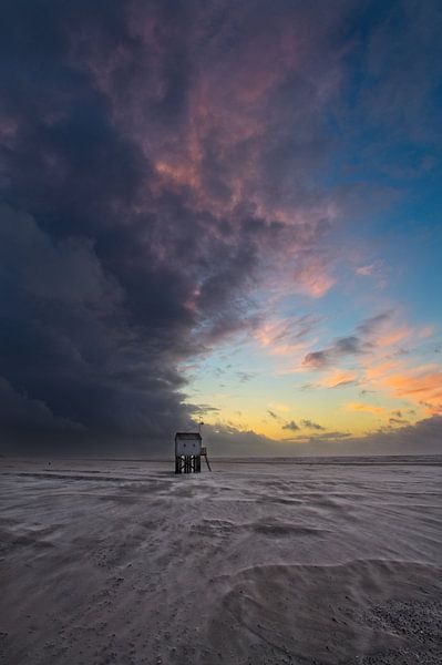 Terschelling Drowning house in a storm by Dirk-Jan Steehouwer