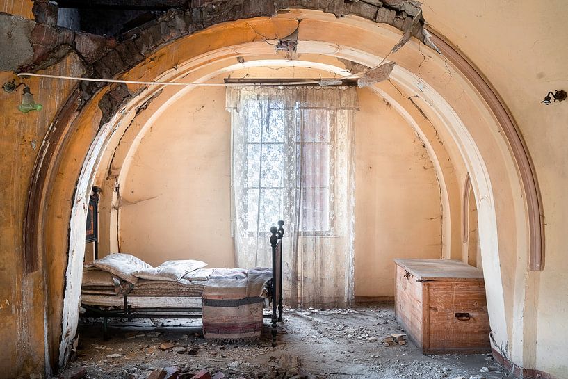 Abandoned Bedroom in Decay. by Roman Robroek - Photos of Abandoned Buildings