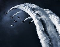 Smoke on! Jets of the Red Arrows with nice smoke trails