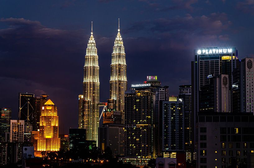 Skyline Kuala Lumpur Malaysia bei Nacht von Dieter Walther