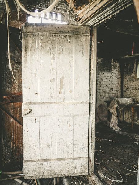 Urbex door by Martijn Tilroe